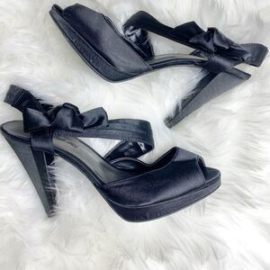 American Eagle Black Satin Heels Side Bow Women Size 7.5